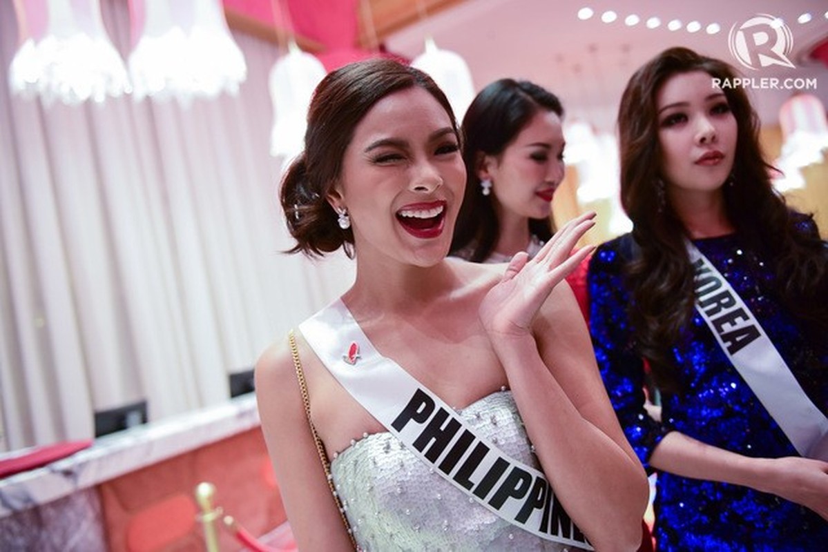 Thi sinh Miss Universe dua nhau tao dang xau truoc ong kinh-Hinh-6